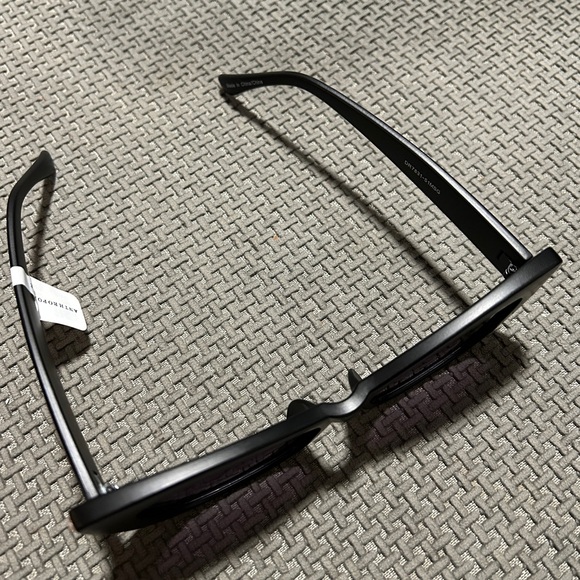 Brand new black Anthropologie Sunglasses - Picture 5 of 5